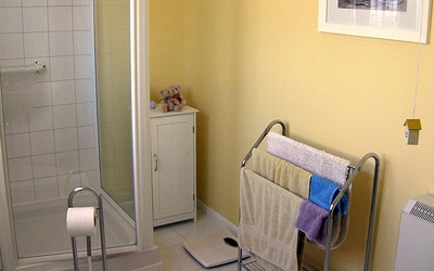 Quebec Hall bungalows room